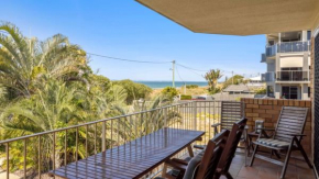 Beachside Unit With Air Con